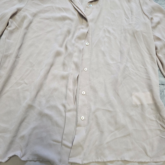 H&M Long Sleeve Hi-lo Button Down Lightweight Blouse Size 6‎ Beige - Picture 2 of 6